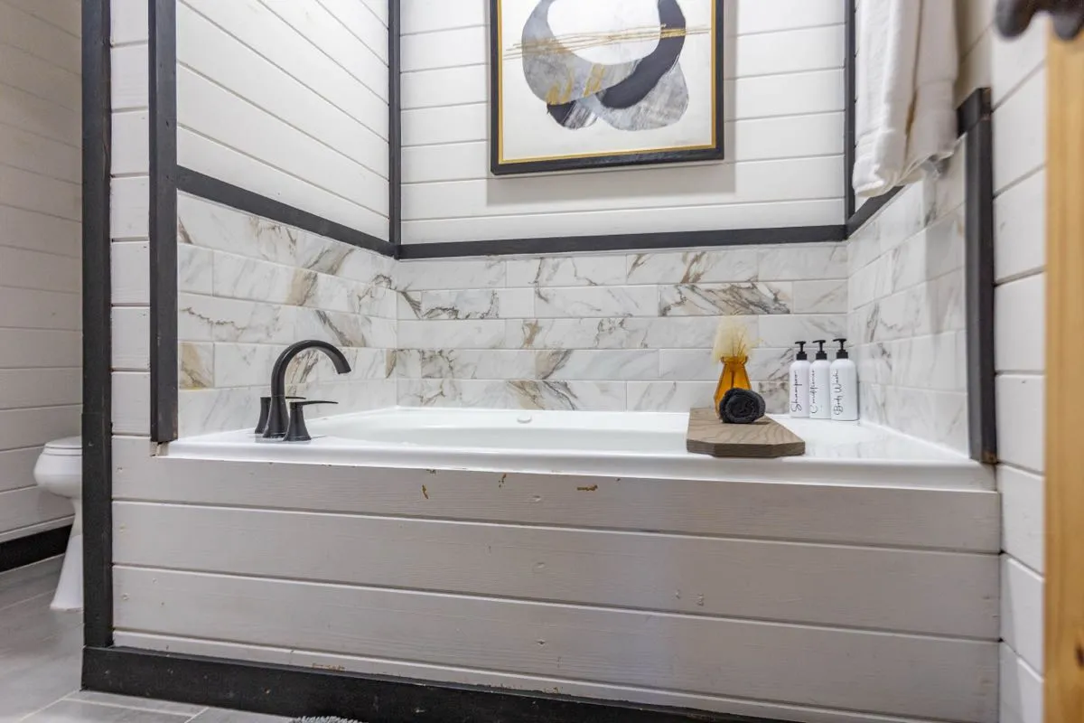 Cinnamon Spice Bathtub