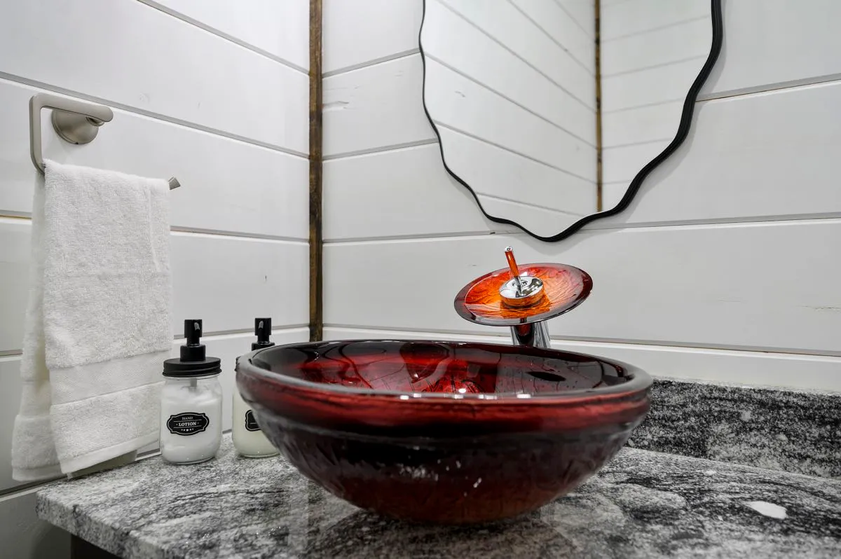 Rum N Raisin Bathroom Powder Red Sink