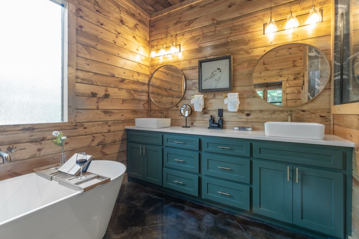 Chocolate Fudge Bathroom2 Vanity Tub