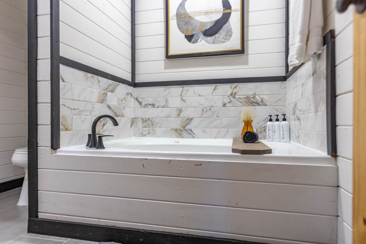 Cinnamon Spice Bathtub