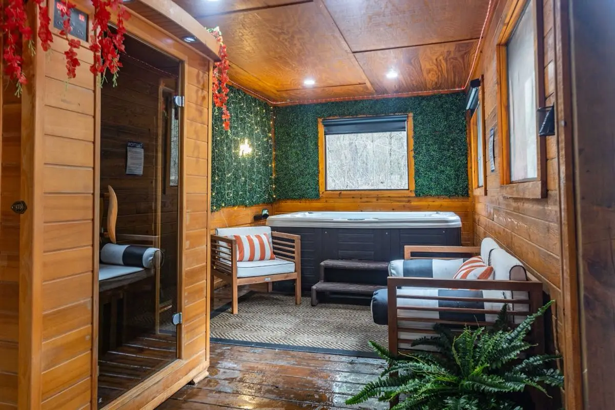 Cinnamon Spice Bedroom Guest Green View