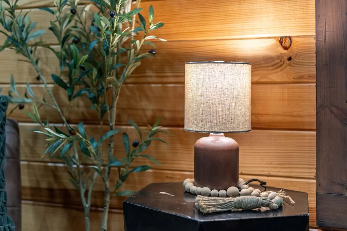 Cinnamon Spice Detail Bedroom Lamp