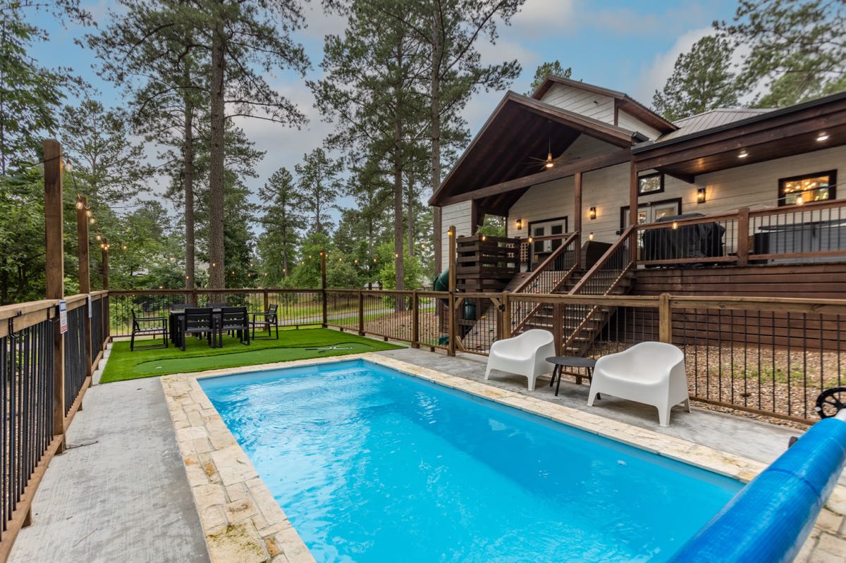 Rum N Raisin Backyard Pool Steps Detail